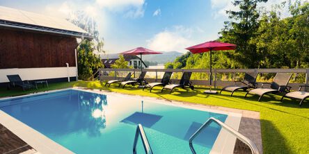 Außenpool und Wellness am Diemelsee